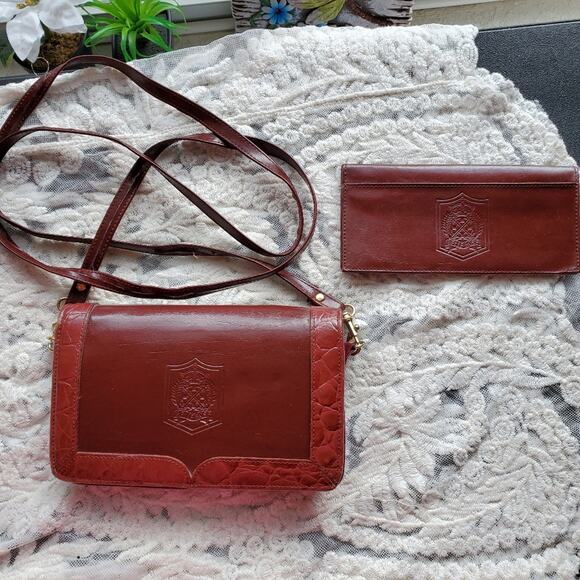 BelleRose vintage leather crossbody - Picture 9 of 10